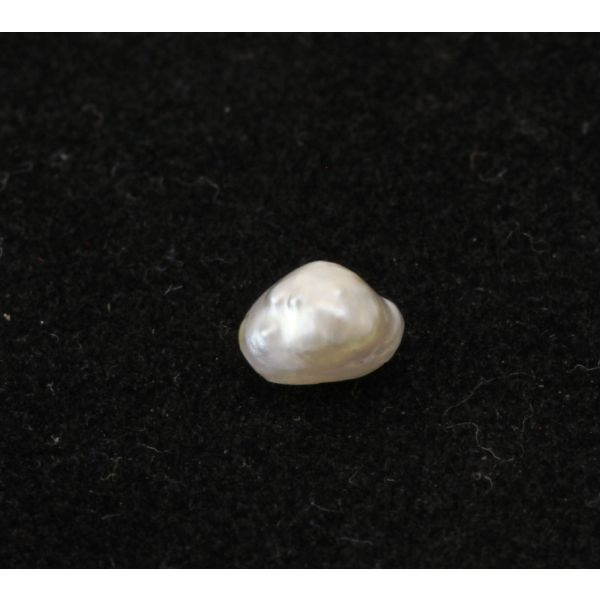 1.48 Carats Natural White Basra Pearl 7.77x5.45x4.38mm