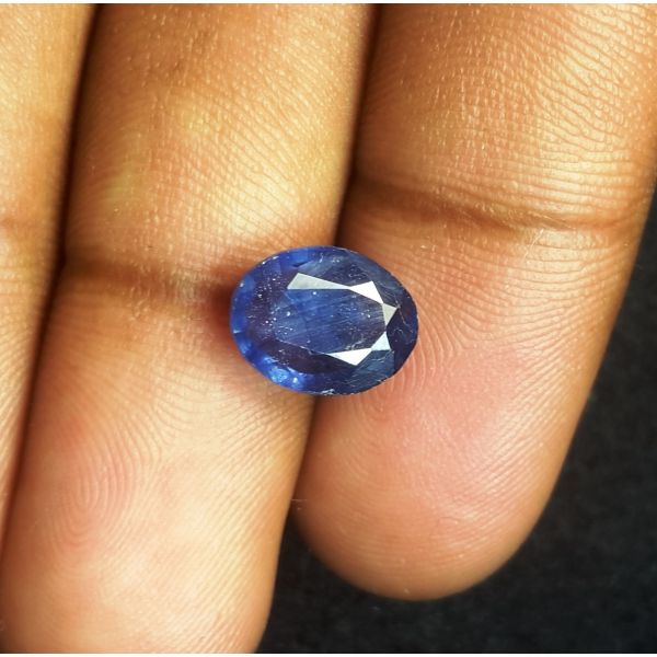 3.65 Carats Natural Blue Sapphire 10.05 x 7.92 x  4.17 mm