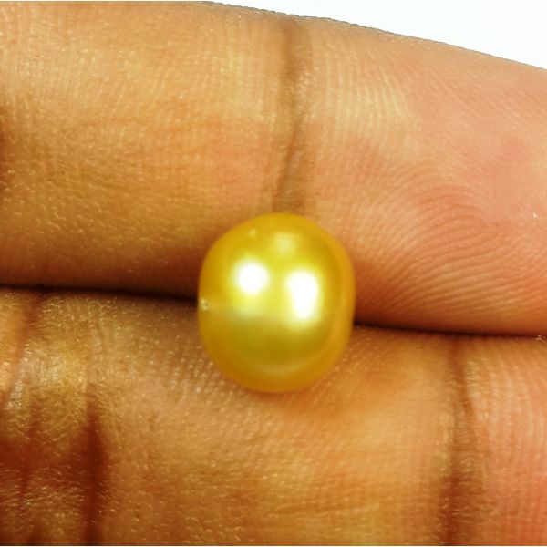 4.87 Carats Natural Golden Pearl 9.42 x  8.24 mm