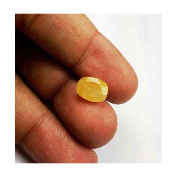 4.23 Carats Ceyloni Yellow Sapphire 10.69 x 8.09 x 4.73 mm