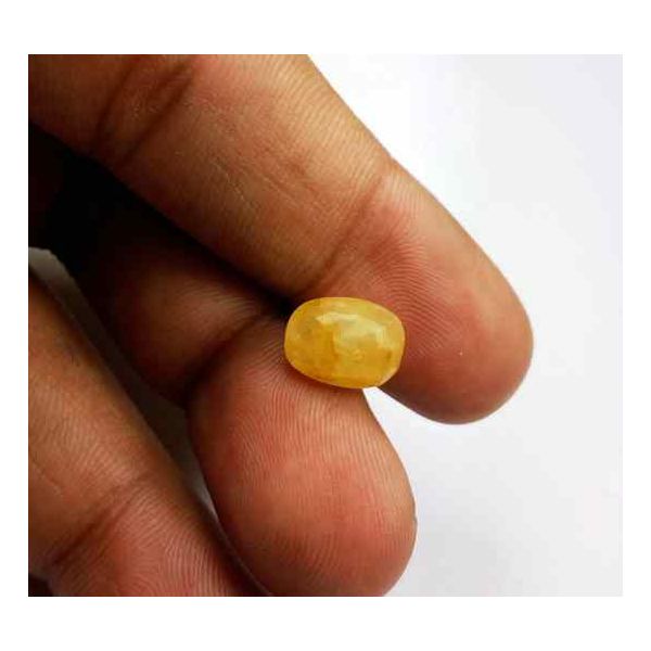 4.23 Carats Ceyloni Yellow Sapphire 10.69 x 8.09 x 4.73 mm