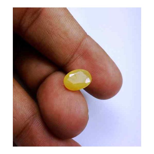 2.77 Carats Ceyloni Yellow Sapphire 10.45 x 8.02 x 3.81 mm