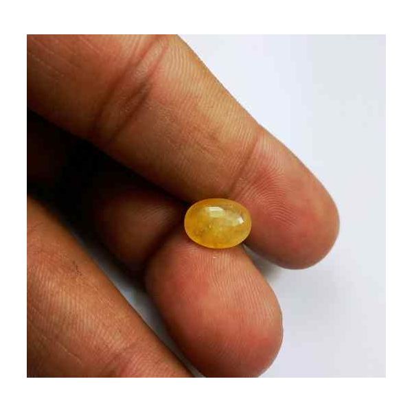 2.77 Carats Ceyloni Yellow Sapphire 10.45 x 8.02 x 3.81 mm