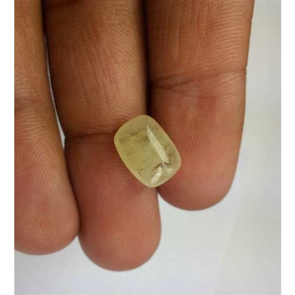 5.56 Carats Yellow Sapphire 12.00 x 8.85 x 4.55 mm