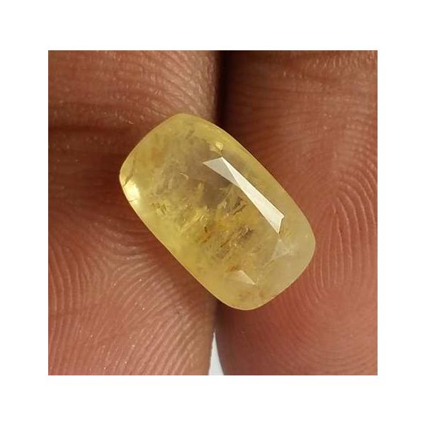 3.98 Carats Yellow Sapphire 11.30 x 6.80 x 4.44 mm