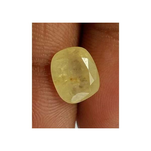 2.75 Carats Yellow Sapphire 8.65 x 7.21 x 4.42 mm