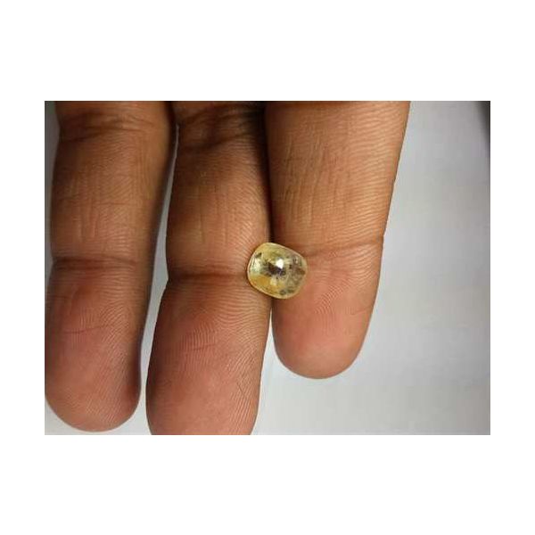 2.68 Carats Yellow Sapphire 8.65 x 7.45 x 4.15 mm