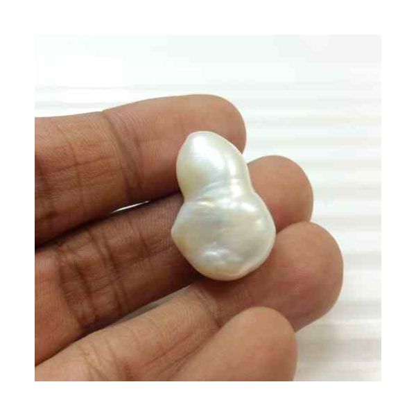 32.47 Carats Natural Venezuela Pearl 22.89 x 16.14 x 12.16 mm