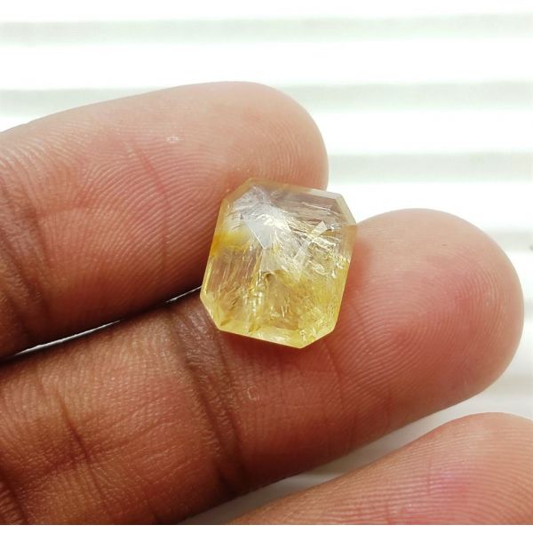 6.83 Carats Natural Oringish Yellow Sapphire 11.81x9.99x5.02mm