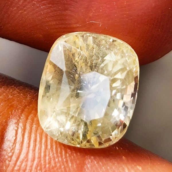 8.91 Carats Natural Yellow Sapphire 11.39x9.70x8.79mm