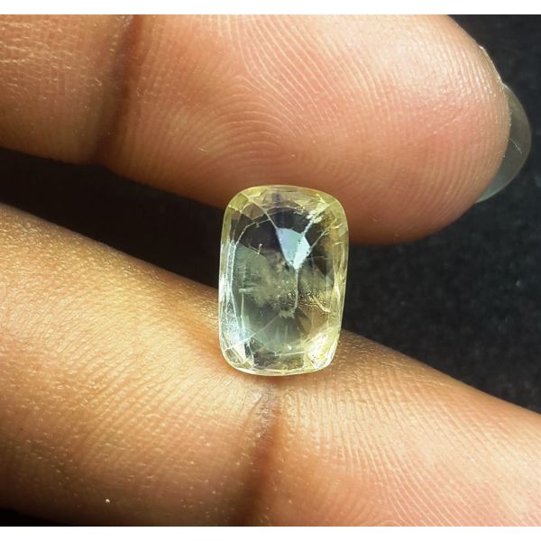 4.92 Carats Natural Bluish Yellow Sapphire 11.29x7.46x5.08 mm