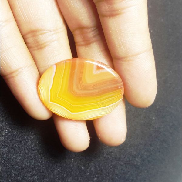 29.80 carats Natural Banded Agate 30.32 x 22.74 x 5.43 mm