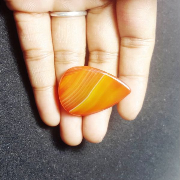 33.71 carats Natural Banded Agate 35.11 x 24.59 x 5.43 mm