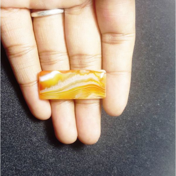 21.00 carats Natural Banded Agate 32.30 x 14.21 x 4.30 mm