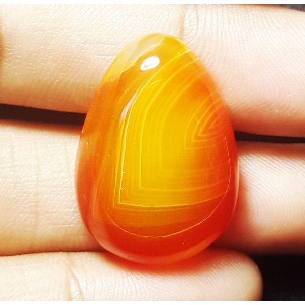 22.25 carats Natural Banded Agate 24.46 x 17.07 x 7.01 mm