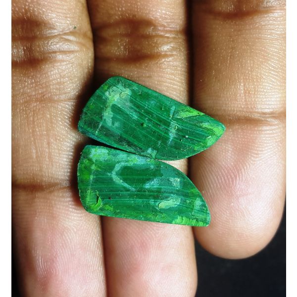 25.42 carat Natural Malachite 22.08 x 10.34 x 3.82m