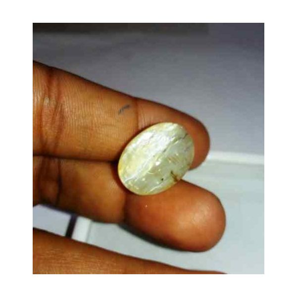 22.79 Carat Light Yellow Kanak Khet Chrysoberyl Cat's Eye 19.51 x 14.45 x 13.12 mm