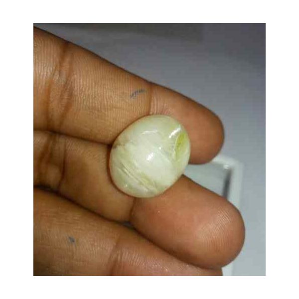 12.4 Carat Light Yellow Kanak Khet Chrysoberyl Cat's Eye 20.36 x 16.52 x 10.77 mm