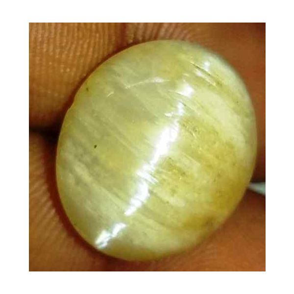 13.92 Carat Creamish White Kanak Khet Chrysoberyl Cat's Eye 17.51 x 14.96 x 9.58 mm