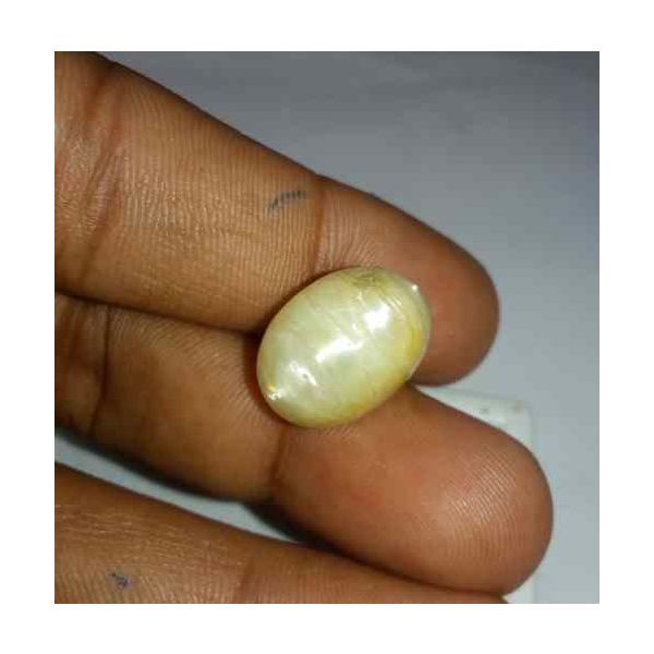 15.96 Carat Creamish White Kanak Khet Chrysoberyl Cat's Eye 16.64 x 12.37 x 11.86 mm