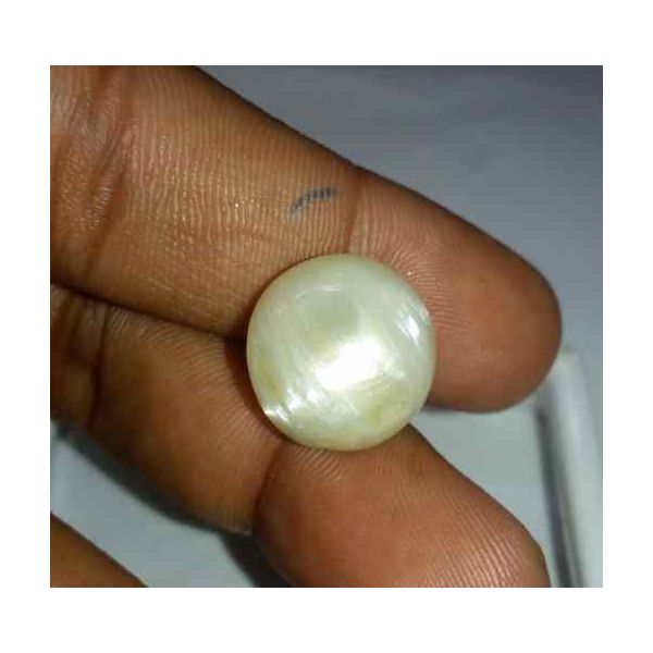 15.49 Carat Creamish White Kanak Khet Chrysoberyl Cat's Eye 15.77 x 15.42 x 10.35 mm