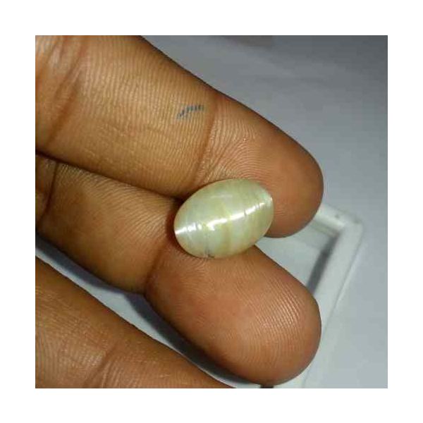 2.62 Carat Creamish White Kanak Khet Chrysoberyl Cat's Eye 14.19 x 10.22 x 8.25 mm