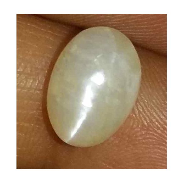 2.61 Carat Creamish White Kanak Khet Chrysoberyl Cat's Eye 10.15 x 7.16 x 5.99 mm