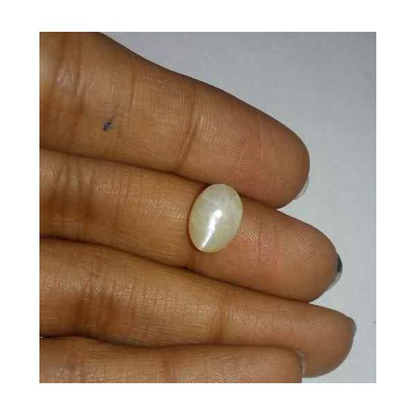 2.61 Carat Creamish White Kanak Khet Chrysoberyl Cat's Eye 10.15 x 7.16 x 5.99 mm