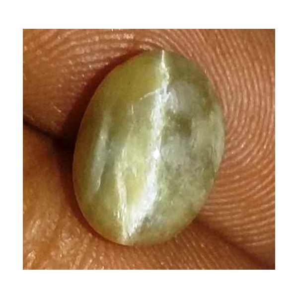 2.66 Carat Creamish White Kanak Khet Chrysoberyl Cat's Eye 9.42 x 6.96 x 6.71 mm