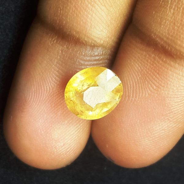 3.41 Carats Natural Yellow Sapphire 9.20 x 8.00 x  5.35 mm