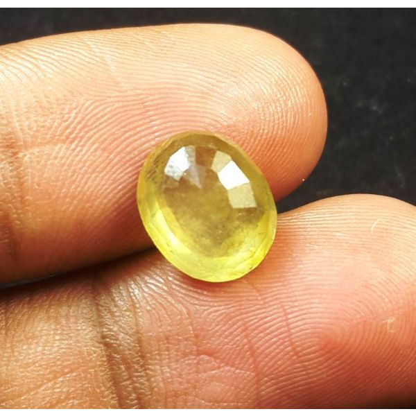 4.18 Carats Natural Lemon Yellow Sapphire 10.50 x 8.70 x 4.70 mm