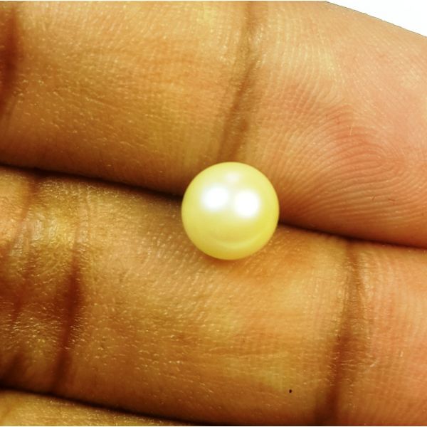 2.32 Carats Natural Golden Pearl 6.88 x 6.89 x 6.87 mm