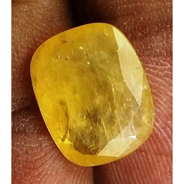 4.56 Carats Yellow Sapphire Ceylon 11.73 x 9.39 x 3.85 mm