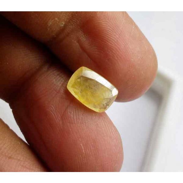 2.6 Carats Ceylon Yellow Sapphire 9.68 x 6.62 x 3.70 mm