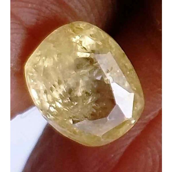 2.72 Carats Ceylon Yellow Sapphire 8.65 x 7.04 x 4.42 mm