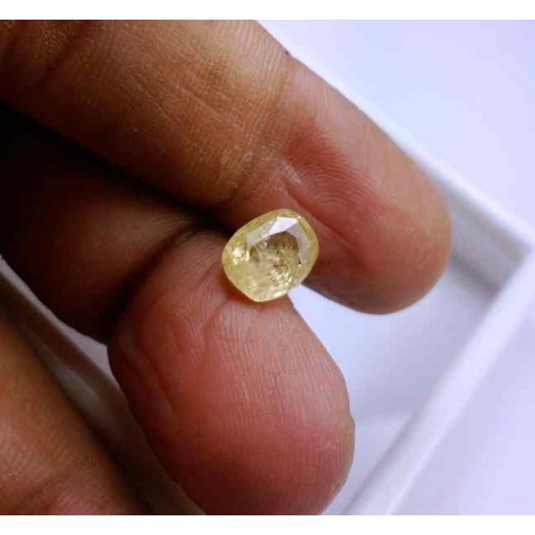 2.72 Carats Ceylon Yellow Sapphire 8.65 x 7.04 x 4.42 mm