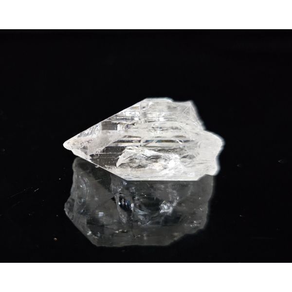 71.72  carats  Natural Danburite  22.61x6.51x22.74 mm