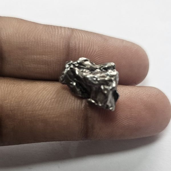 16.29  Carats Natural  Meteorite 15.66 x 7.42 x 11.30 mm