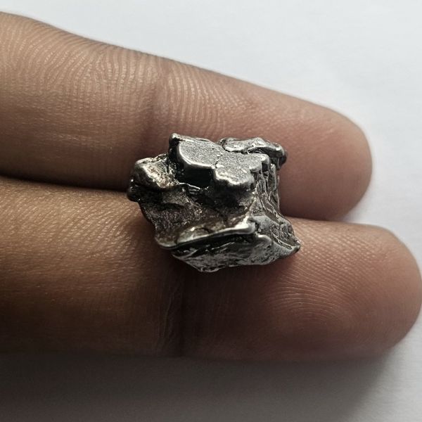 19.66  Carats Natural  Meteorite 11.30 x 18.26 x 15.22 mm