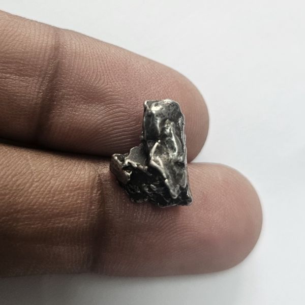 16.66  Carats Natural Meteorite  17.76 x 12.36 x 16.08 mm