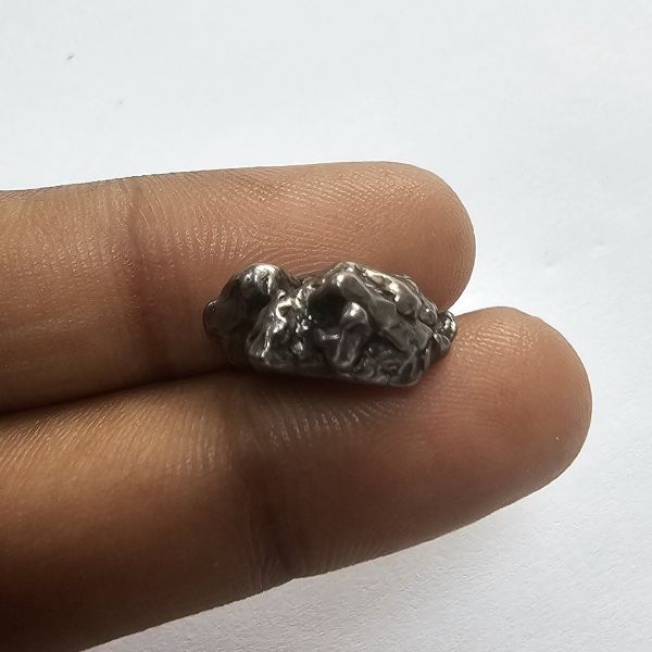 16.88 Carats Natural Meteorite 10.00 x 17.55 x 17.82 mm