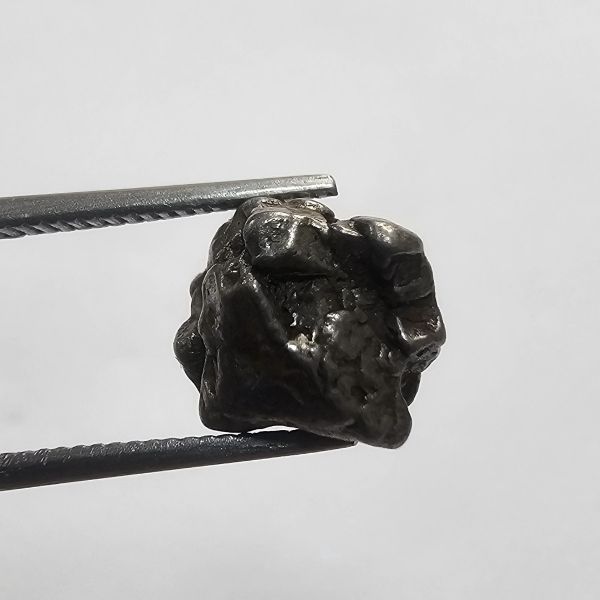 18.67  Carats Natural Meteorite 15.59x14.84x16.59 mm