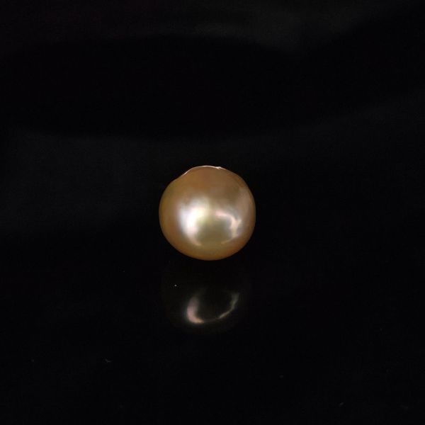 10.79 carats Natural pink Pearl 14.18.14.35x14.04 mm 