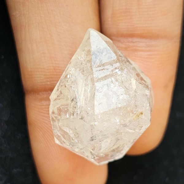 25.75 Carats Natural Herkimer Diamond 23.75 x 18.23 x 15.14 mm