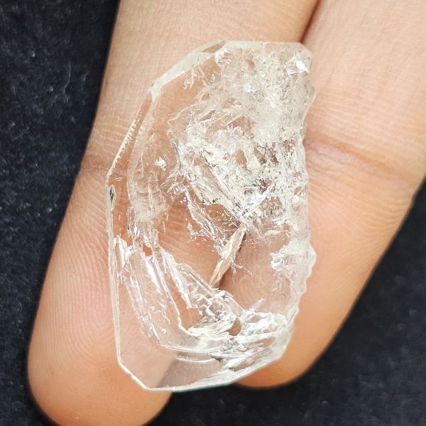 23.90 Carats Natural Herkimer Diamond 29.09 x 6.20 x 16.96 mm