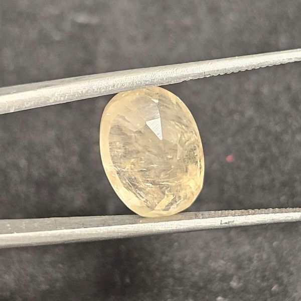 7.86 Carats Natural  Light Lemon Green Sapphire 13.16 x 9.55 x 6.62 mm