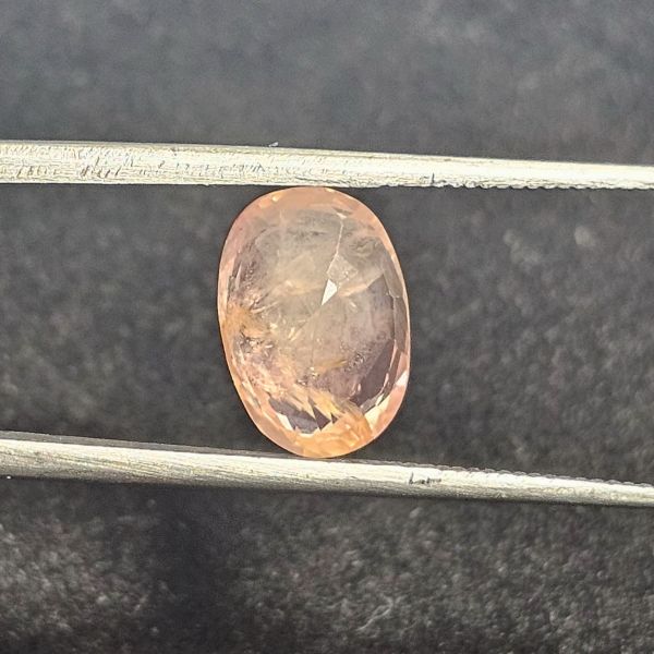 4.69 Carats Natural Orangish Pink Sapphire 11.17 x 7.32 x 5.94 mm