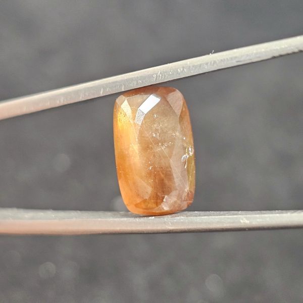 2.71 Carats Natural Bronze Sapphire 12.54 x 7.70 x 5.23 mm