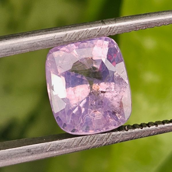 5.50 Carats Natural Lavender Sapphire 8.13 x 5.21 x 5.69 mm