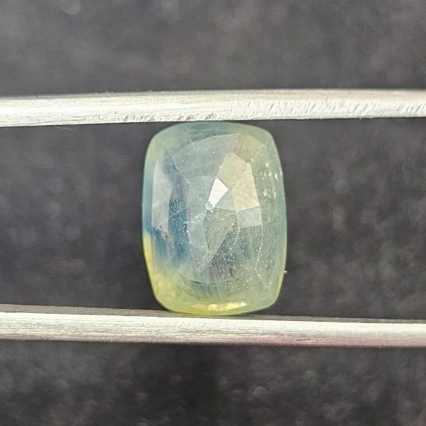 6.05 Carats Natural Blueish Green Sapphire 11.27 x 8.29 x 5.69 mm